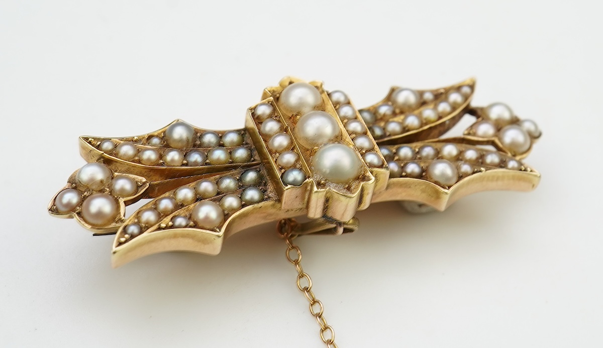 An Edwardian seed pearl brooch, early 20th century
